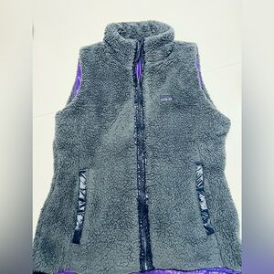 Patagonia Charcoal Fleece Vest with Violet Trim